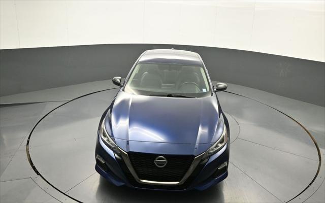 Photo of 2019 Deep Blue Pearl Nissan Altima