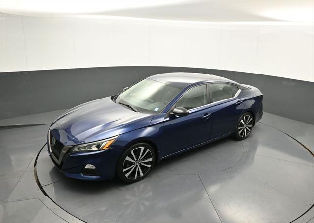 Photo of 2019 Deep Blue Pearl Nissan Altima