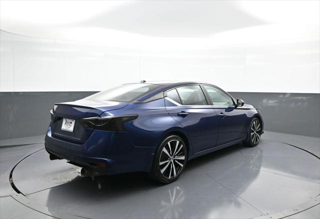 Photo of 2019 Deep Blue Pearl Nissan Altima