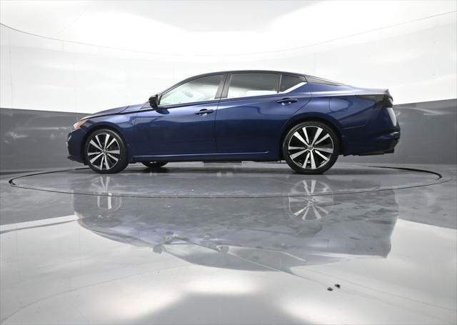 Photo of 2019 Deep Blue Pearl Nissan Altima