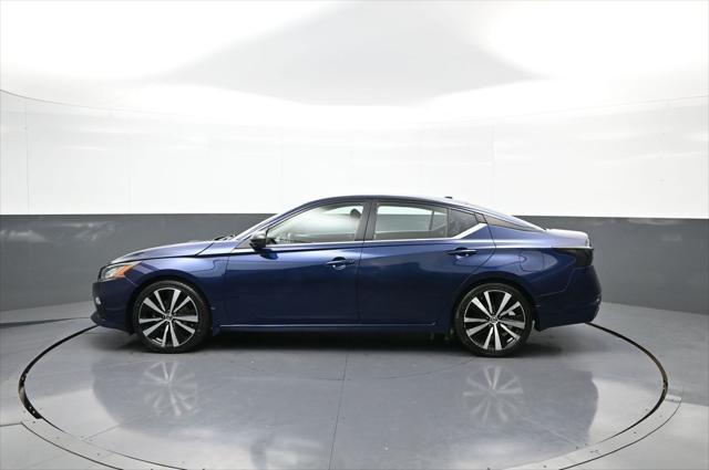 Photo of 2019 Deep Blue Pearl Nissan Altima