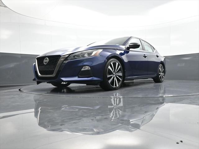 Photo of 2019 Deep Blue Pearl Nissan Altima