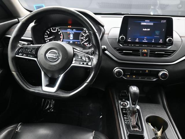 Photo of 2019 Deep Blue Pearl Nissan Altima