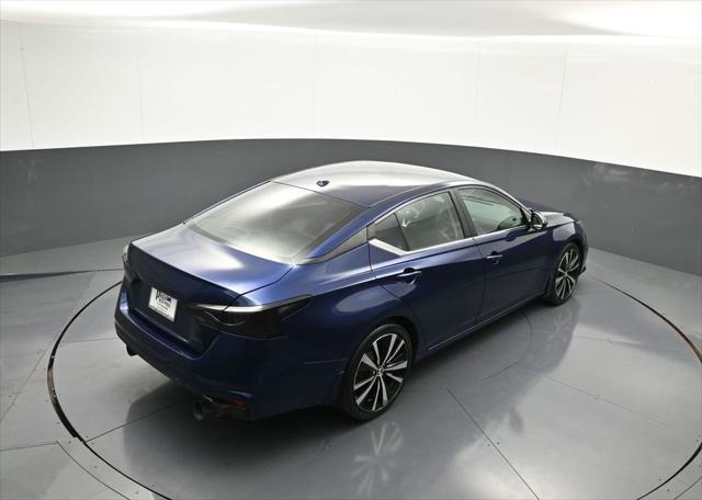Photo of 2019 Deep Blue Pearl Nissan Altima