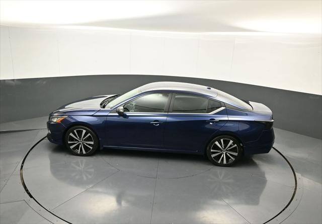 Photo of 2019 Deep Blue Pearl Nissan Altima