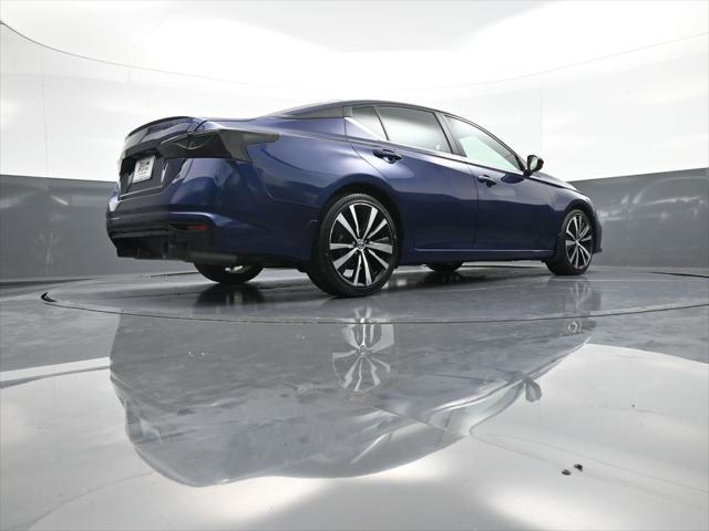 Photo of 2019 Deep Blue Pearl Nissan Altima