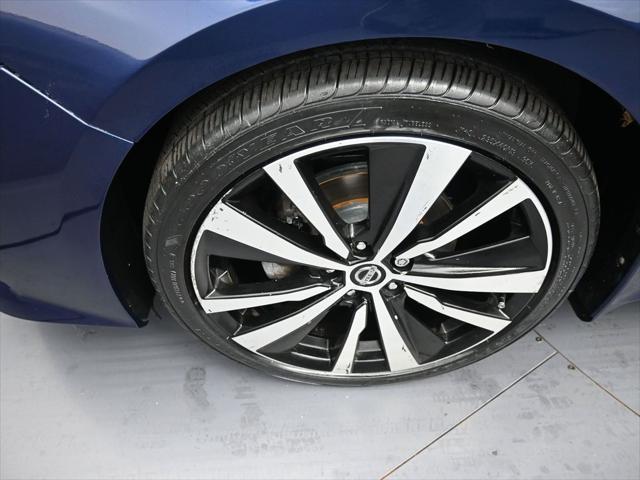Photo of 2019 Deep Blue Pearl Nissan Altima