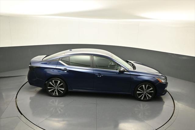 Photo of 2019 Deep Blue Pearl Nissan Altima
