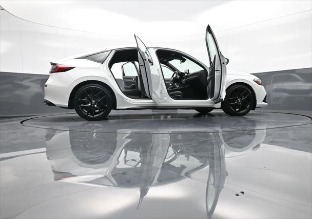 Photo of 2022 Platinum White Pearl Honda Civic
