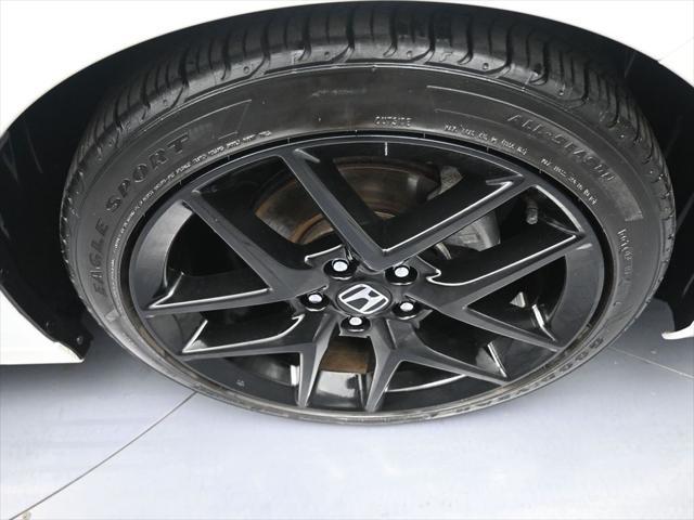 Photo of 2022 Platinum White Pearl Honda Civic