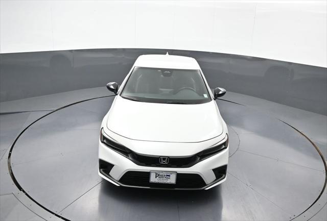 Photo of 2022 Platinum White Pearl Honda Civic