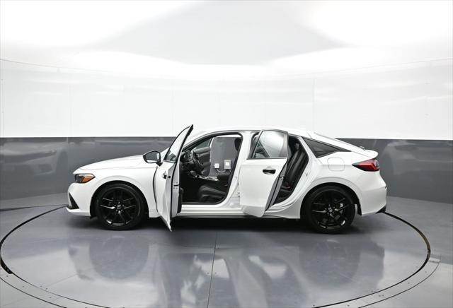 Photo of 2022 Platinum White Pearl Honda Civic