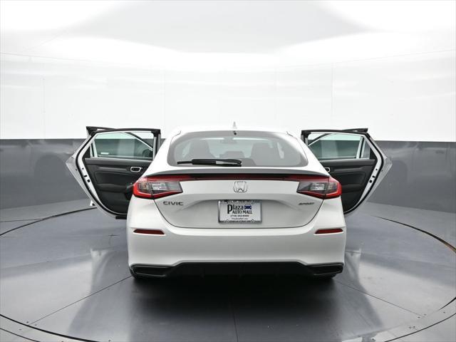 Photo of 2022 Platinum White Pearl Honda Civic