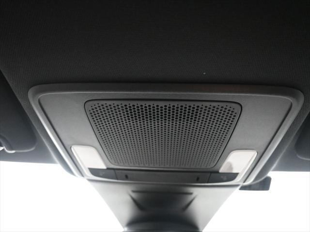 Photo of 2022 Platinum White Pearl Honda Civic