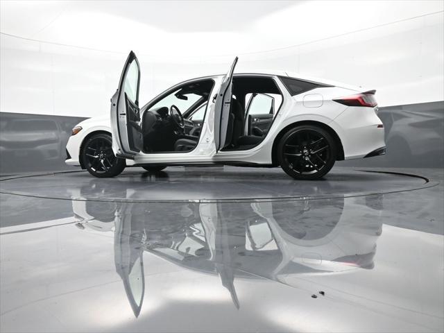 Photo of 2022 Platinum White Pearl Honda Civic
