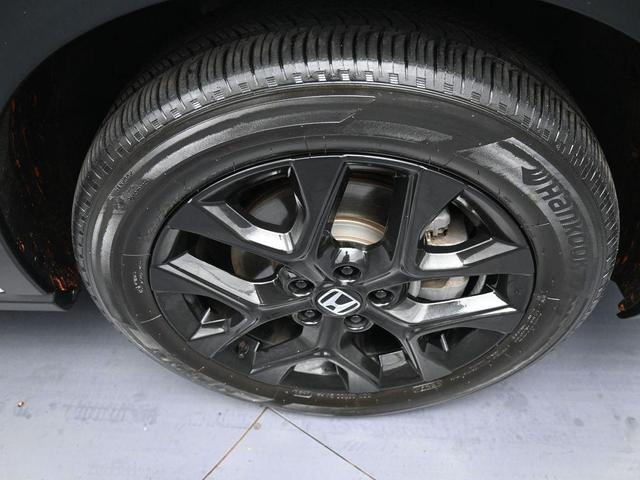 Photo of 2023 Platinum White Pearl Honda HR-V
