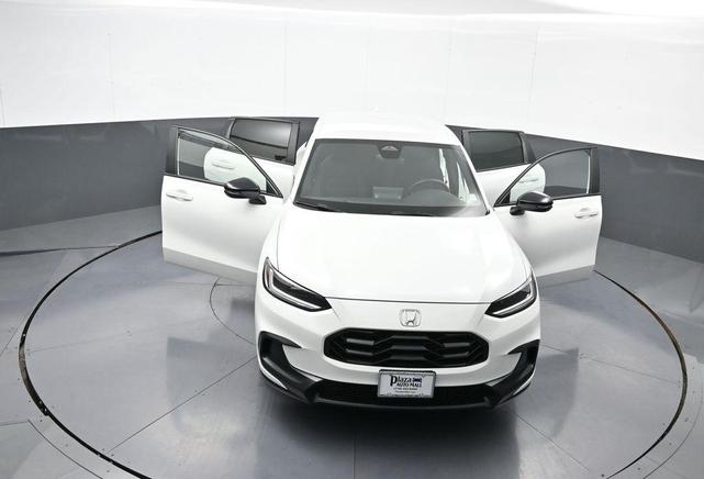 Photo of 2023 Platinum White Pearl Honda HR-V