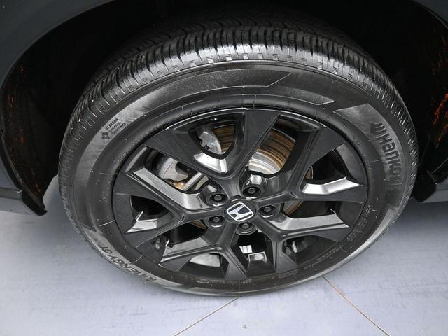 Photo of 2023 Platinum White Pearl Honda HR-V