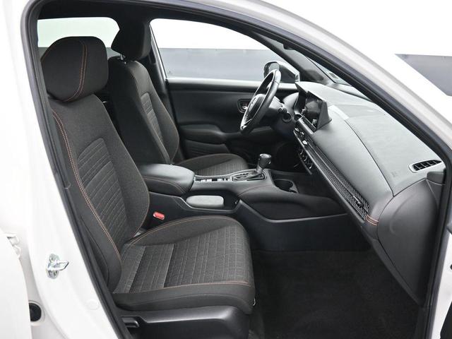 Photo of 2023 Platinum White Pearl Honda HR-V