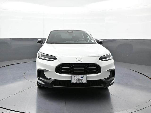 Photo of 2023 Platinum White Pearl Honda HR-V
