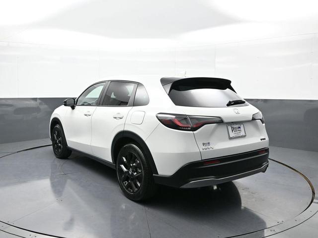 Photo of 2023 Platinum White Pearl Honda HR-V