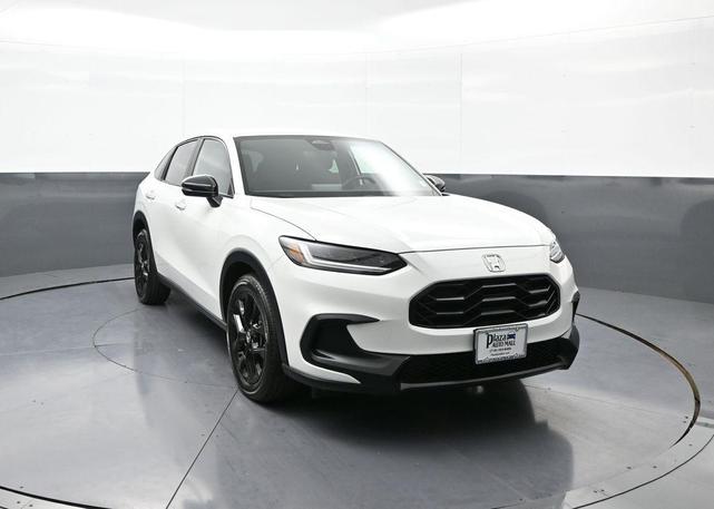 Photo of 2023 Platinum White Pearl Honda HR-V
