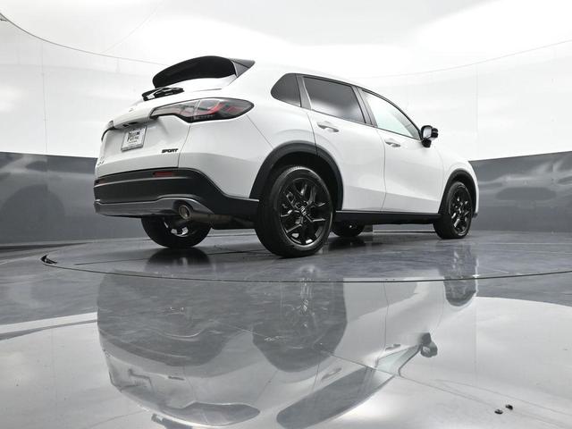 Photo of 2023 Platinum White Pearl Honda HR-V