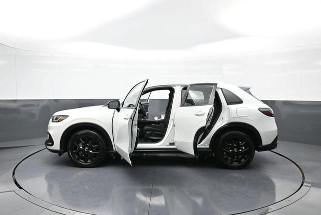Photo of 2023 Platinum White Pearl Honda HR-V