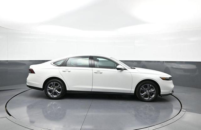 Photo of 2025 Solar Silver Metallic Honda Accord Hybrid