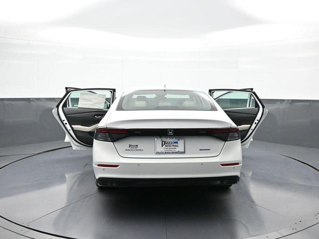 Photo of 2025 Solar Silver Metallic Honda Accord Hybrid