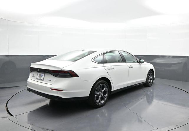 Photo of 2025 Solar Silver Metallic Honda Accord Hybrid