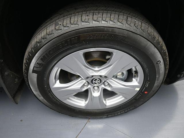 Photo of 2025 Silver Sky Metallic Toyota RAV4 Hybrid