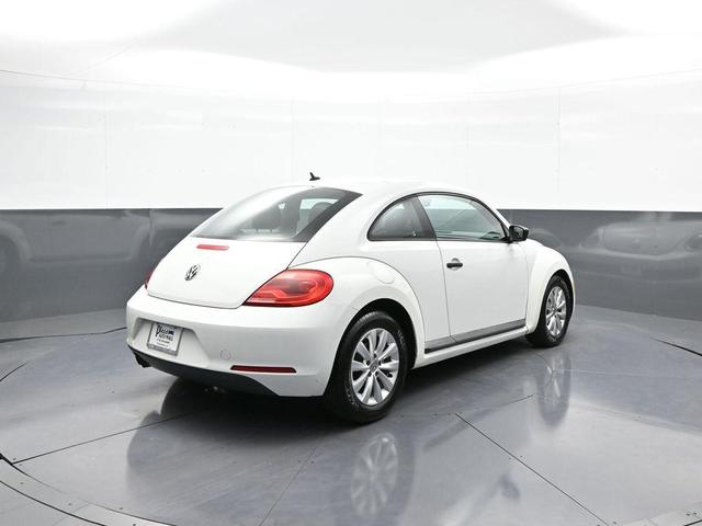 Photo of 2015 Pure White Volkswagen Beetle