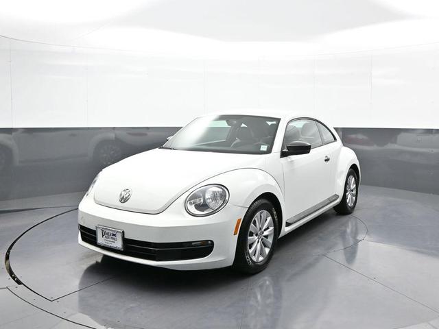 Photo of 2015 Pure White Volkswagen Beetle
