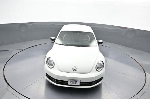 Photo of 2015 Pure White Volkswagen Beetle