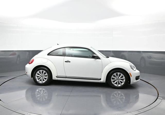Photo of 2015 Pure White Volkswagen Beetle