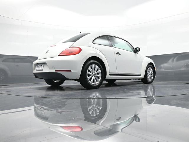 Photo of 2015 Pure White Volkswagen Beetle