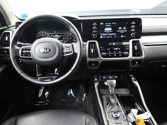 Photo of 2021 Glacial White Pearl Kia Sorento