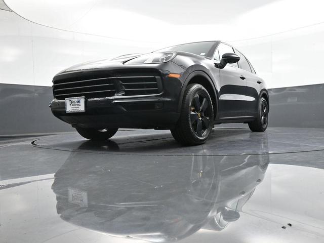 Photo of 2019 Jet Black Metallic Porsche Cayenne