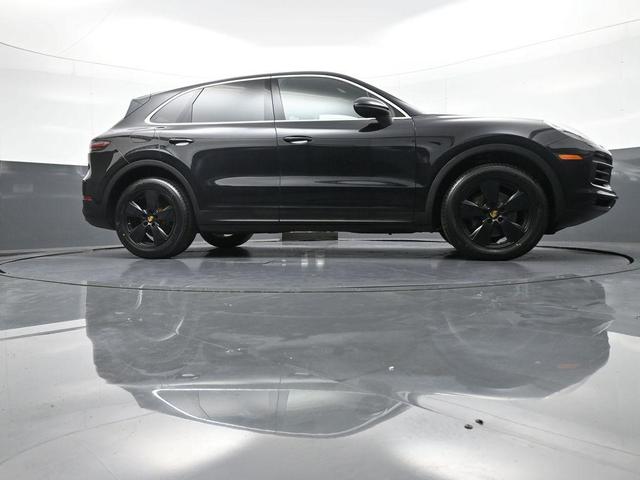 Photo of 2019 Jet Black Metallic Porsche Cayenne