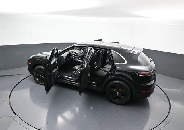Photo of 2019 Jet Black Metallic Porsche Cayenne