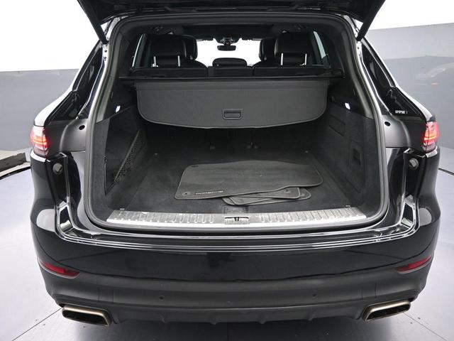 Photo of 2019 Jet Black Metallic Porsche Cayenne