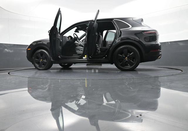Photo of 2019 Jet Black Metallic Porsche Cayenne