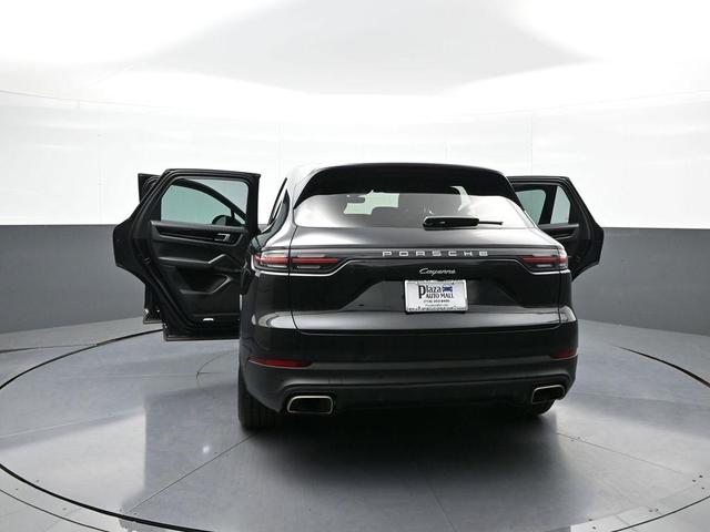 Photo of 2019 Jet Black Metallic Porsche Cayenne