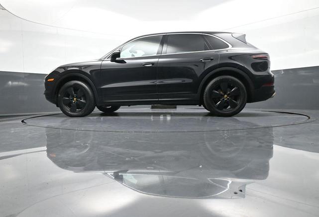 Photo of 2019 Jet Black Metallic Porsche Cayenne