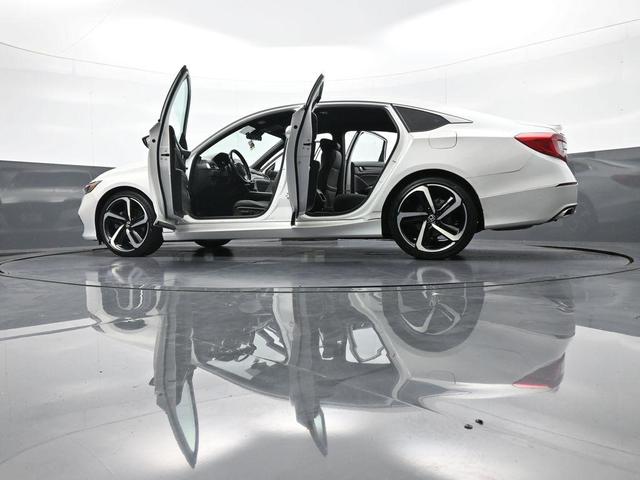 Photo of 2020 Platinum White Pearl Honda Accord