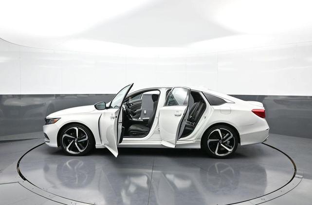 Photo of 2020 Platinum White Pearl Honda Accord