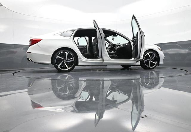 Photo of 2020 Platinum White Pearl Honda Accord