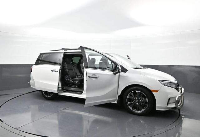 Photo of 2023 Platinum White Pearl Honda Odyssey