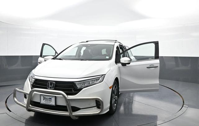 Photo of 2023 Platinum White Pearl Honda Odyssey